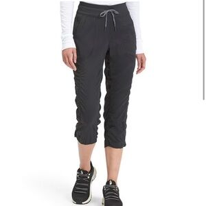 The North Face Aphrodite 2.0 Cropped Ruched Water Repellent Pants Black: Med